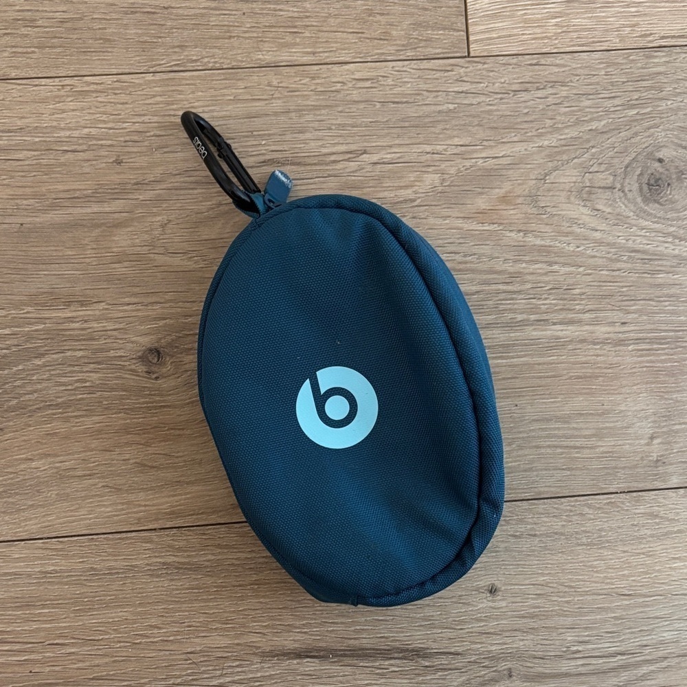 Beats Solo 3 Blue Carrying Case